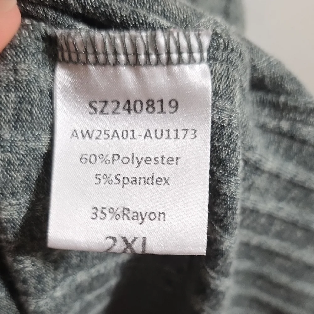 Gray V-Neck Ribbed Women's Top - Picture 3 of 5